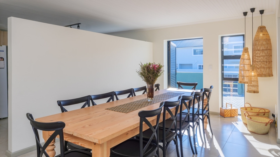 4 Bedroom Property for Sale in Struisbaai Western Cape